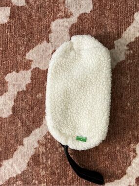 Kate Spade ♠️Cream Sherpa Wristlet Pouch cosmetic bag